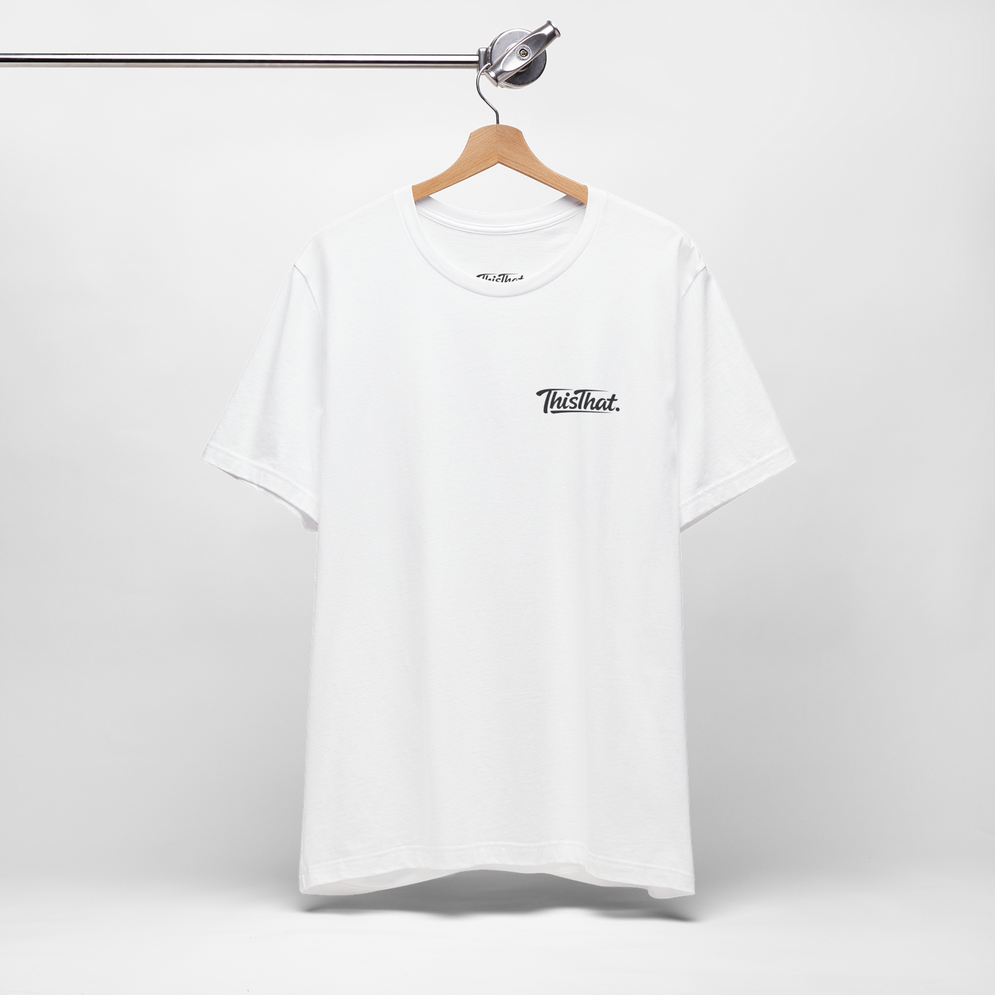 ThisThat. Essential Tee - Off-White/Black